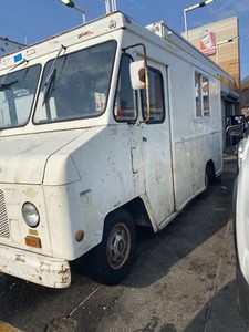 1988 Chevrolet Food Truck And BUSINESS ROUTES And FREEZER INCLUDED