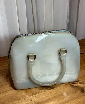 Furla - Bolso de caramelo, estilo cartera PVC brillante Foto 1 de 4