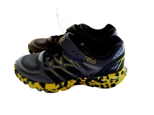 FILA Jungen Sneaker Grau Camouflage Wanderun Schuhe Gym Größe 6 Neu - Bild 1 von 8