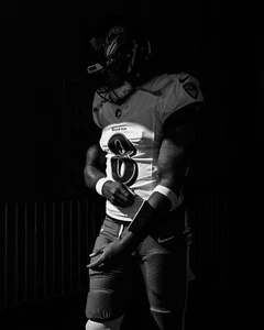 Foto de fútbol americano Lamar Jackson túnel blanco y negro Baltimore Ravens 8x10 NFL - Imagen 1 de 1