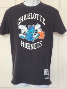 Charlotte Hornets NBA Mitchell & Ness Hardwood Classics Short Sleeve Size Small  - Bild 1 von 7