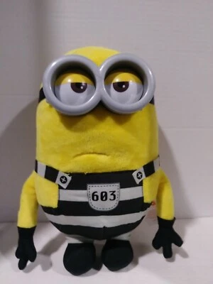 Brinquedo de pelúcia Despicable Me 3 Minion Jail Time Tom falando bicho de pelúcia testado - Imagem 1 de 4