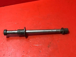 SUZUKI GSX550 550ES 550EF VORDERRADSPINDEL - Bild 1 von 1