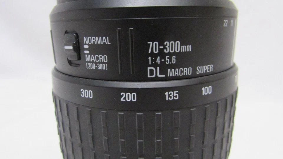 Sigma 70-300mm F/4-5.6 DG Macro Telephoto Zoom Lens 4 Canon EF/EF-S madein JAPAN - Image 1 of 4