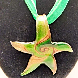 Star Art Glas Halskette Band Halsband grün gold zweifarbig Wirbel 17" bis 19" Kette - Bild 1 von 24