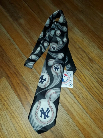 New~ NWT New York Yankees Curve Base Ball Ralph Marlin & Co. MLBP 2003 Neck Tie Cover