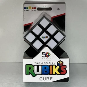 Offizieller Rubik’s Cube 3 x 3 klassisches farblich passendes Brainteaser Puzzle brandneu - Bild 1 von 5
