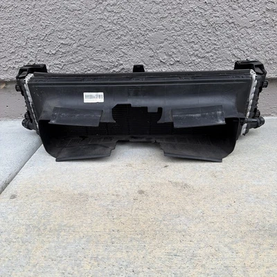 Porsche 911 992 2020-25 cubierta de radiador central conducto parrilla de admisión de aire 992121253 Foto 1 de 4