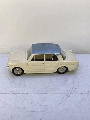 Dinky Toys 531 Fiat 1200 Grande Vue made in France with concave hubs rare Boxed - Image 1 of 4