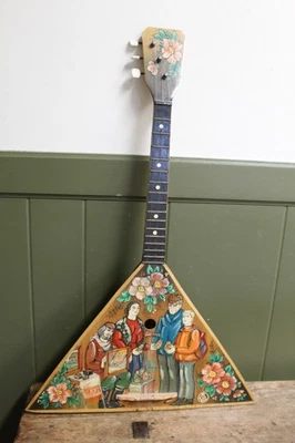 Guitarra de arte popular rusa Balalaika vintage de 3 cuerdas, pintada a mano, buen estado Foto 1 de 4