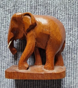 Handgeschnitzte Elefantenfigur aus Holz Natur braun Deko Tierfigur Geschenk - Bild 1 von 2