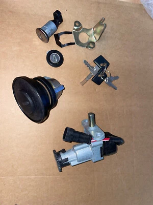 JUEGO DE CERRADURAS KEEWAY MATRIX 125 88000K80T00A (CAJA GRA 3) Foto 1 de 4