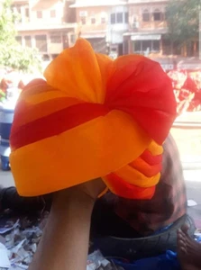 Turbante da uomo tradizionale indiano Kesariya elegante matrimonio Pagri per sposo Safa - Foto 1 di 2