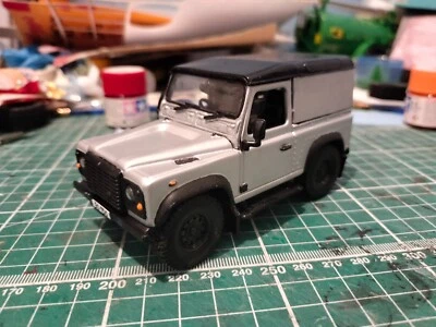 1:32 Land Rover Defender - Britains Hard Top Conversion Model Kit - Image 1 of 4