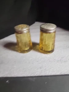 Vintage Federal Glass Sharon Cabbage Rose Yellow/Amber Salt & Pepper Shakers - Picture 1 of 3