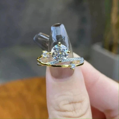 Anillo de boda para mujer enchapado en oro amarillo de 14 k con diamantes creados en laboratorio de corte redondo de 2 quilates Foto 1 de 4