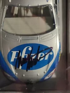 Signiert 2001 Hot Wheels Racing MARK MARTIN #6 Pfizer Ford Taurus NASCAR 1:24 - Bild 1 von 7