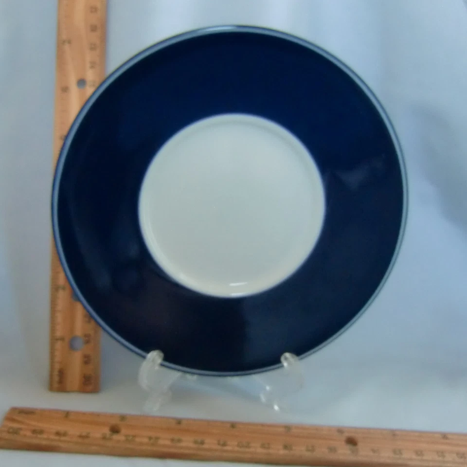 Piezas de gres blanco y azul Dansk CONCIERTO USADO EN EXCELENTE ESTADO Plato platillo taza Allegro Adagio Foto 1 de 1