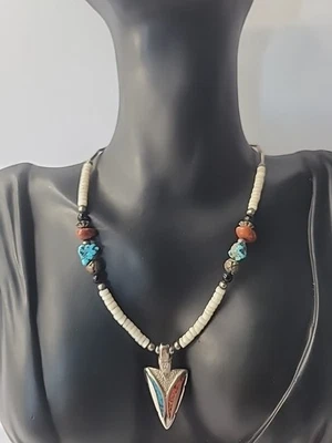 Collar Punta de Flecha Suroeste De Colección Piedras Azules Rojas Con Cuentas Inspirado en Nativos Foto 1 de 4