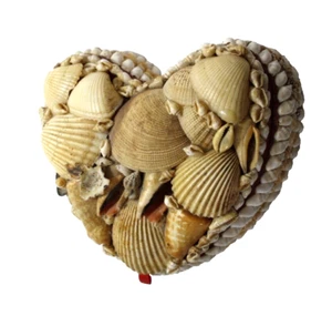 VTG Seashell Trinket Box Heart Shell Art Velvet Lined Hinged Cover 7" W - Picture 1 of 6