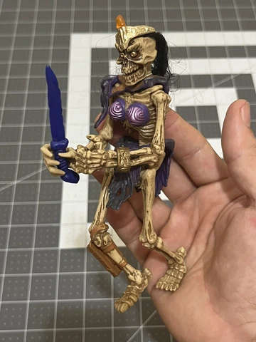 Vintage Skeleton Warriors Shriek Playmates Action Figure 1994 w/ Dagger weapon Cover