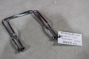 03-09 HONDA VTX1300 REAR WHEEL SIDE PROTECTORS SADDLEBAG SUPPORTS  #210571 - Bild 1 von 2