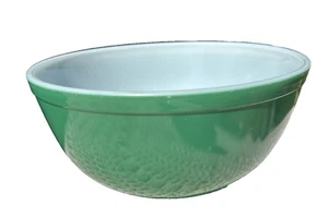 Pyrex Vintage #403 Green Mixing /Nesting Bowl 2 1/2 Quart USA - Picture 1 of 6