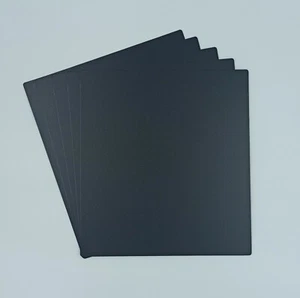 LOT DE 50 INTERCALAIRES NOIRS EN PLASTIQUE POUR VOS VINYLES 45T 45 TOURS - Bild 1 von 1