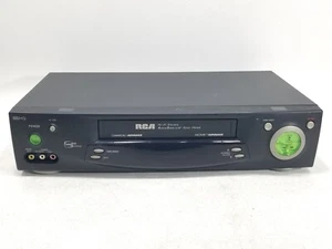 RCA VR704HF VHS VCRplus+ Lettore Stereo Hi-Fi 4 Testine No Telecomando TESTATO FUNZIONANTE - Foto 1 di 10