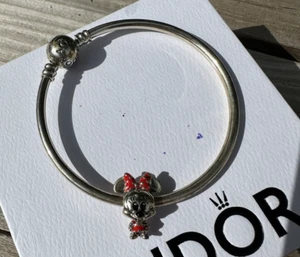 Disney Pandora Minnie Mouse Charm Red Bow Silver Bangle Bracelet W/ Box NEW - Picture 1 of 9
