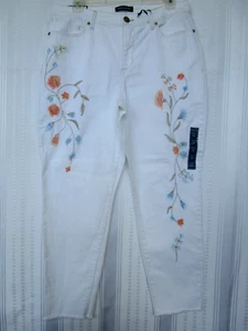 BANDOLINO WHITE FLORAL EMBELLISHED LISBETH CURVY CROP JEANS SIZE 12 - NWT - Picture 1 of 5