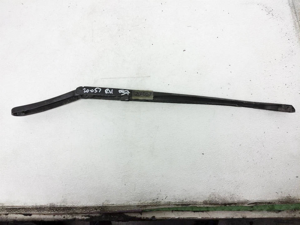 Brazo limpiaparabrisas pasajero BMW 550I 2011-2016 61-61-7-203-156 Foto 1 de 4