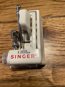 Vtg Singer Sewing Machine Side Cutter Lock Cutter 555790-P - Picture 1 of 7