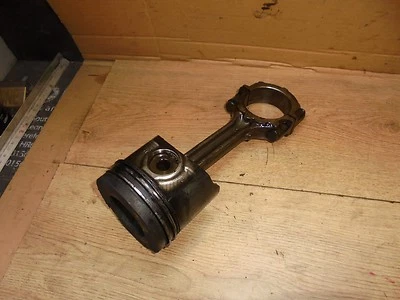 Nissan X Trail 2003 2.2 DCI PISTÓN DIÉSEL CON BIELA Foto 1 de 2