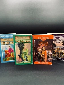 Fantasy Paperback Lot of 4 The One Tree Books 2 & 3 + The Godwars Books 1 & 3 - Foto 1 di 23