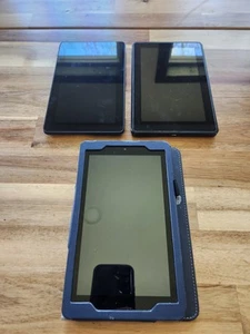 Amazon Kindle Fire 7" Lot Of 3 D01400 SC98LN SR043KL Tested & Reset - Picture 1 of 9