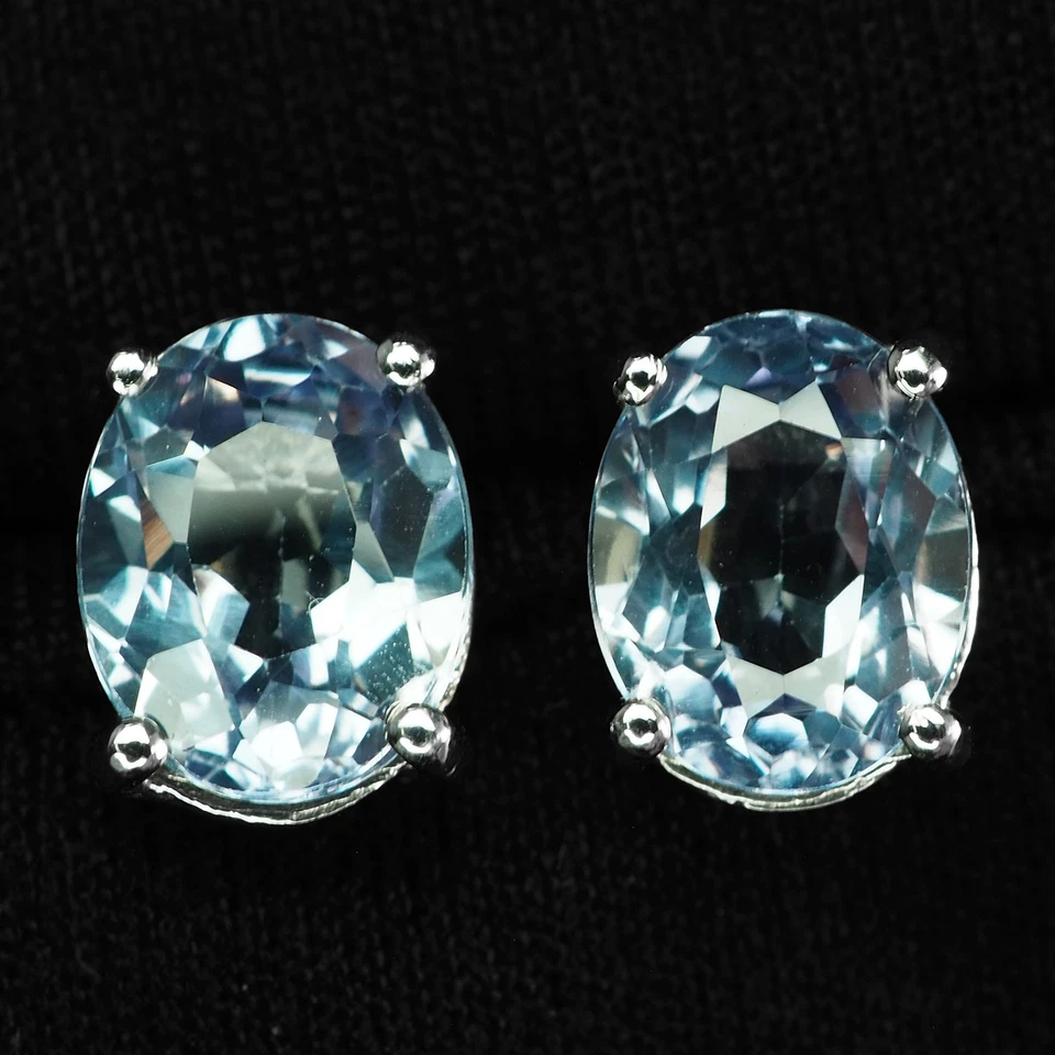 Fabulosos pendientes de oro blanco de plata de ley 925 de 5,05 quilates de alejandrita con cambio de color Foto 1 de 4