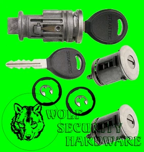 Chrysler Plymouth 1999-2000 Ignition & Door Key Switch Lock Cylinder Set 2 Keys - Foto 1 di 2