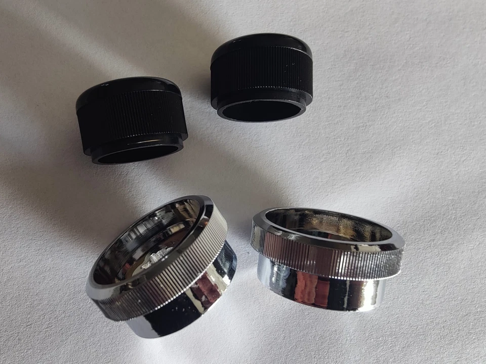 Vintage Datsun 510 OEM HITACHI Radio Knobs ~ 4 Knob Set ~ NOS OE NISSAN ~ RARE! - Imagem 1 de 4