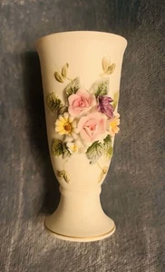 Vintage Lefton Porzellan Biskuit kleine 4" Knospenvase #KW1847 ~ bemalt 3D Blumen - Bild 1 von 4