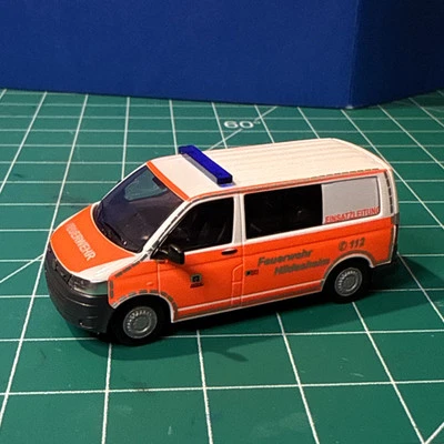 Vehículo de emergencia contra incendios Volkswagen German Feuerwehr escala HO 1:87 Rietze Foto 1 de 4