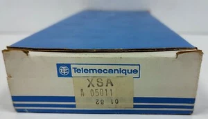 Telemecanique XSA-A05011 Inductive Proximity Sensor - Picture 1 of 4