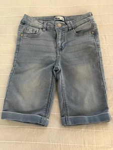 Girls Size 8 EPIC THREADS Stretch Denim Cuffed Bermuda Shorts Light Wash - Picture 1 of 8