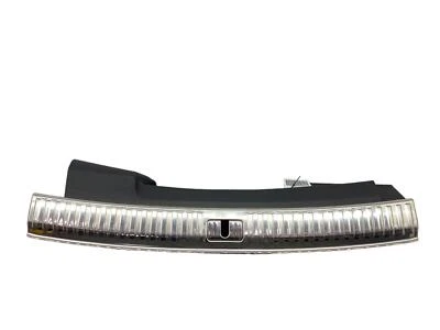 2019 - 2023 年奥迪 Q8 4MN 原始设备制造商后轮升降锁 SILL SCUFF 盘子装饰盖 — 第 1/4 张图片