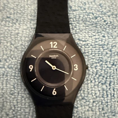 A Superb 2015 斯沃琪皮肤手表 SFN123 BLAUMANN,全新电池,状况完好,可用 — 第 1/4 张图片