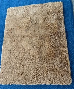 Alfombra marrón mediana peludo imitación animal 65x49 pulgadas, aproximadamente 5,5 x4 pies, excelente estado - Imagen 1 de 5