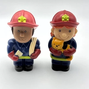 Battat Feuerwehrmann Feuerwehrmann Frau ✅ Figuren Figur Spielzeug Set Spielen Feuerwehrmann 3" - Bild 1 von 11