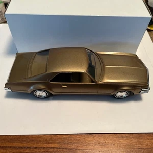 1968 Oldsmobile Toronado Plastic Friction Promo Model By Johan 1/25 Gold W/ Box - Picture 1 of 19