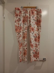 CALI & CO PANTS SIZE XXL (14-16) WHITE PINK STRETCH CROPPED HIGH RISE FLORAL EUC - Picture 1 of 10