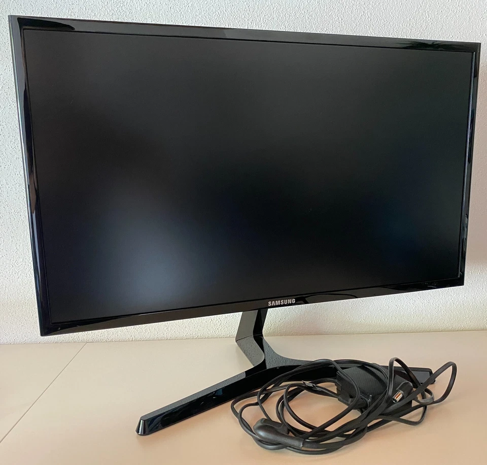 Samsung S24F356FHR Monitor 23,5" 1920x1080 HDMI VGA AMD FreeSync 60Hz 4ms IPS - Bild 1 von 1